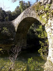 Pont génois sur le Furcone entre Barrettali et Canari